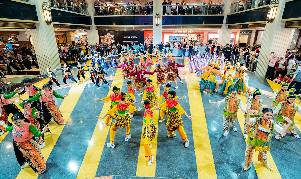 peserta indonesia menari 2025 grand indonesia west mall