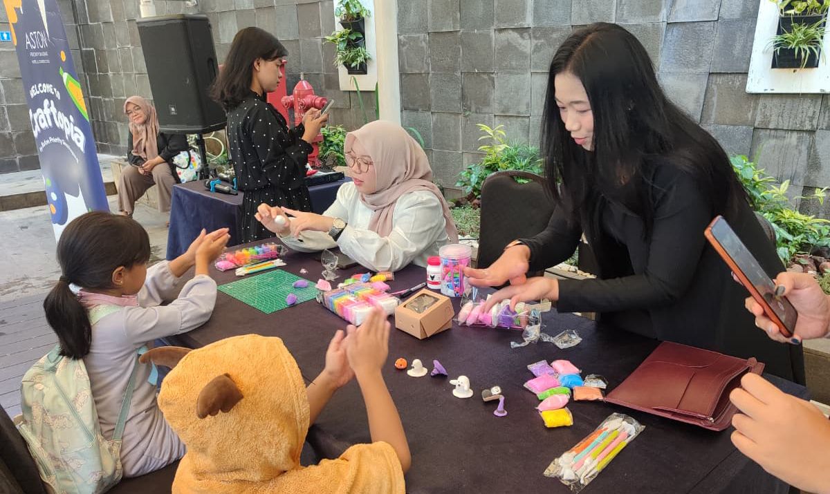 little-monster-clay-activity-aston-priority-simatupang