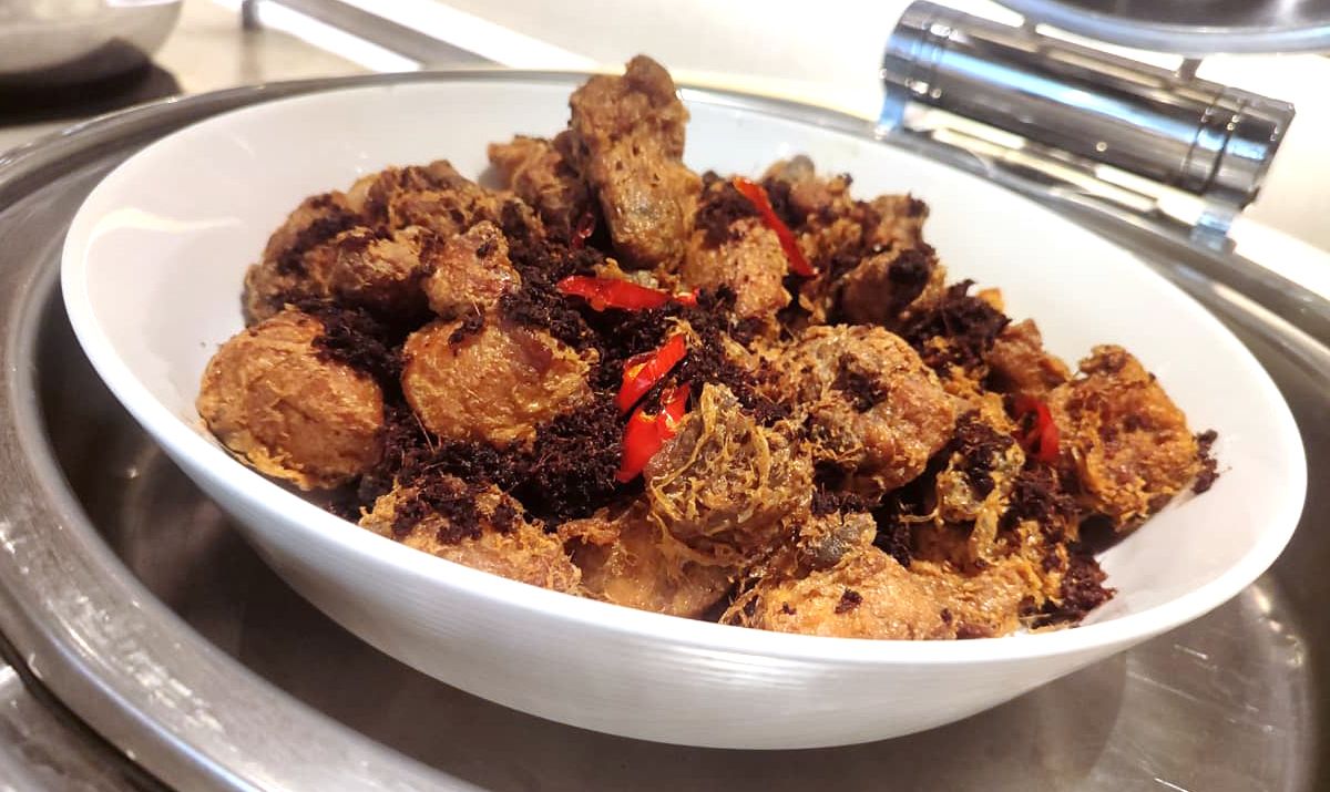 ayam-lengkuas-iftar-swiss-belinn