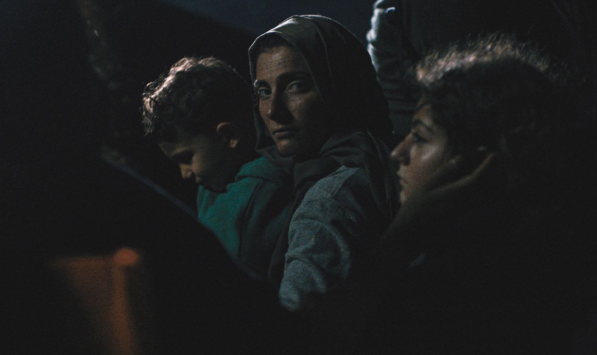 sinematografi-gelap-film-i-was-a-stranger-2026