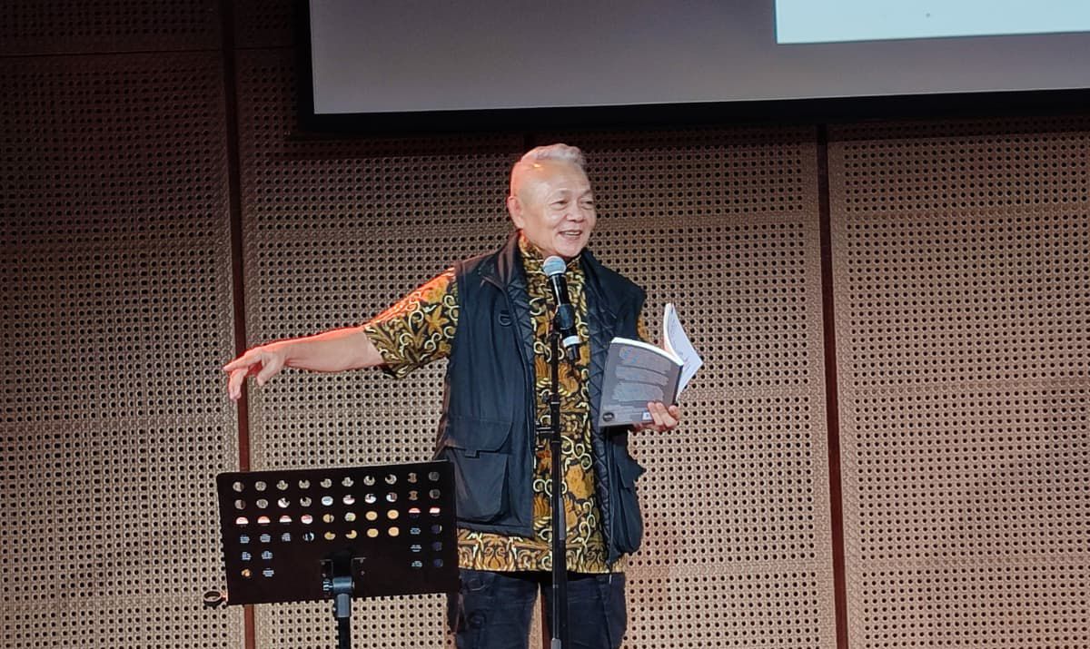 noorca-massardi-bacakan-puisi-ruang-tamu