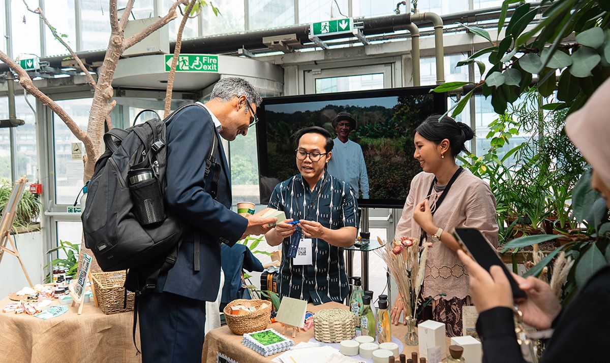 pengunjung-paragoncorp-booth-p4f-conference-london
