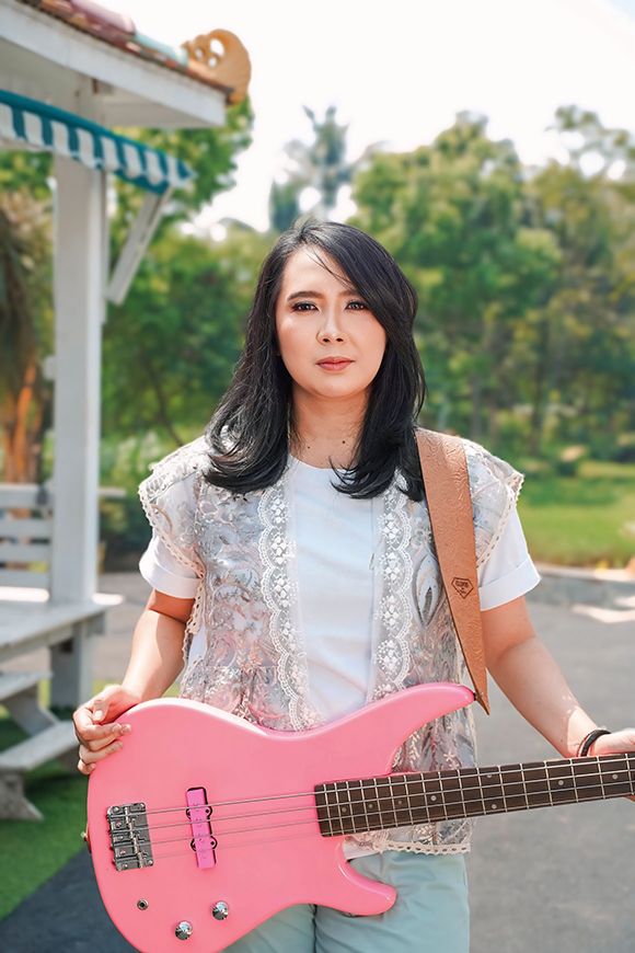 helvi-eriyanti-penulis-lagu-beruntung-billkiss