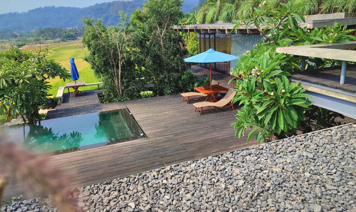 infinity-pool-dros-villa-pelabuhan-ratu