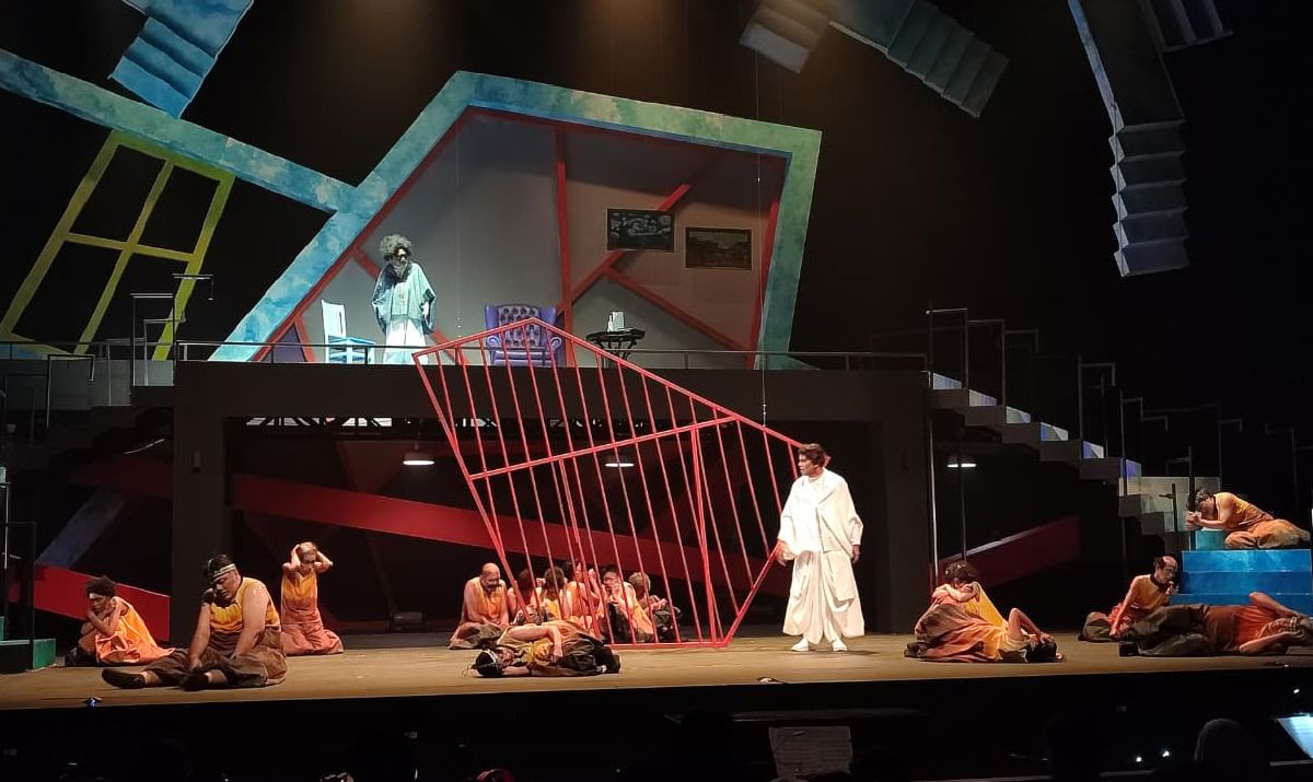 tata-panggung-rumah-sakit-jiwa-teater-koma