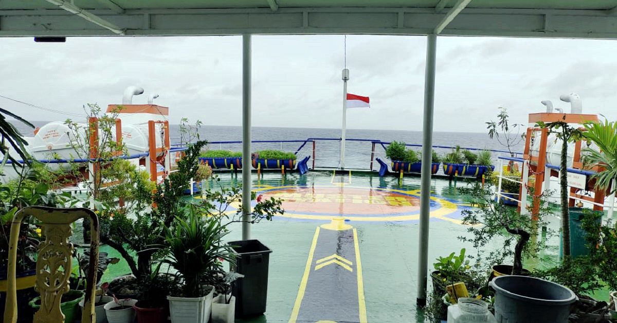 Sangke Palangga Ferry ASDP Dengan Taman Indah Di Atas Kapal