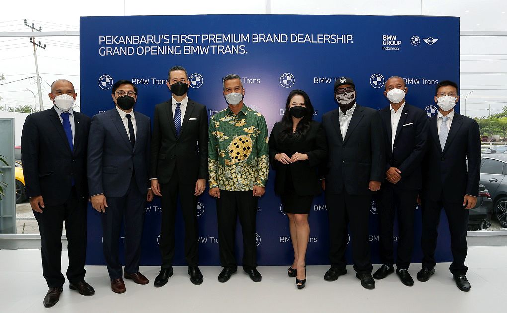 BMW Trans Dealership Berkonsep Sustainability Di Pekanbaru