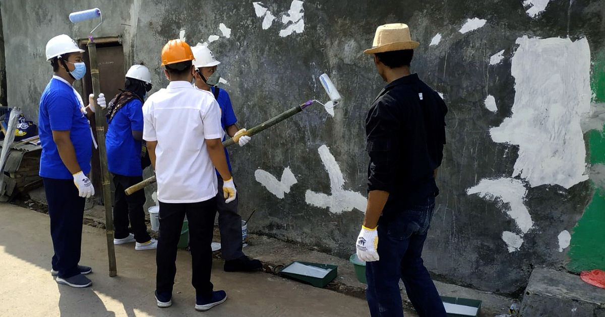 Volunteers Build Bangkit Bersama Membangun Indonesia
