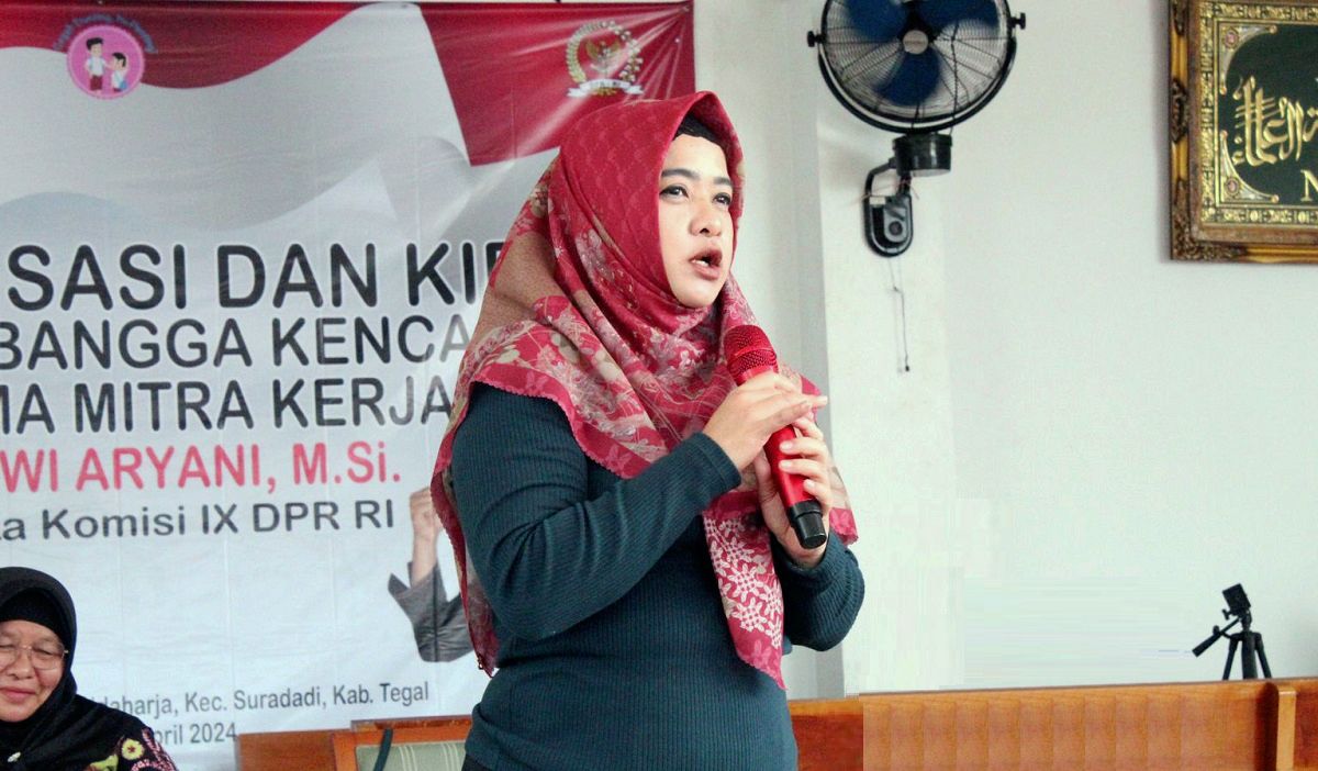 DR Dewi Aryani M.Si Jadi Pemateri Sosialisasi KIE Program Bangga Kencana Di Desa Sidaharja Fokus Tekan Stunting