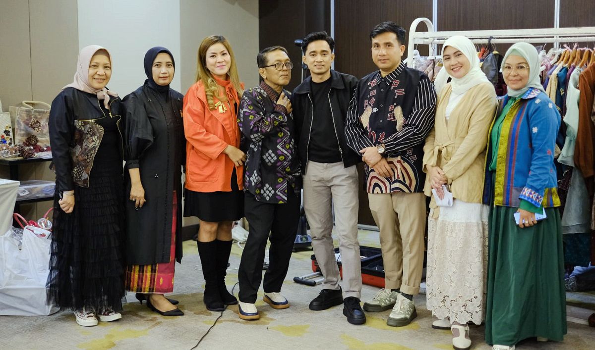 APPMI Sulsel Gelar Fashion Tendance 2025 Bertema Tangible Mood Di Makassar