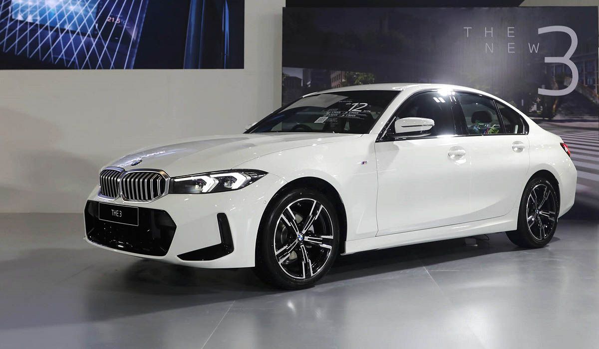 BMW Group Indonesia Perkenalkan BMW 320i M Sport Terbaru Di IIMS 2025