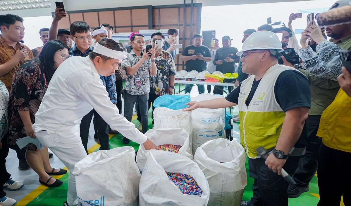 Hyundai Resmikan Fasilitas Daur Ulang Pelet Plastik di Bekasi