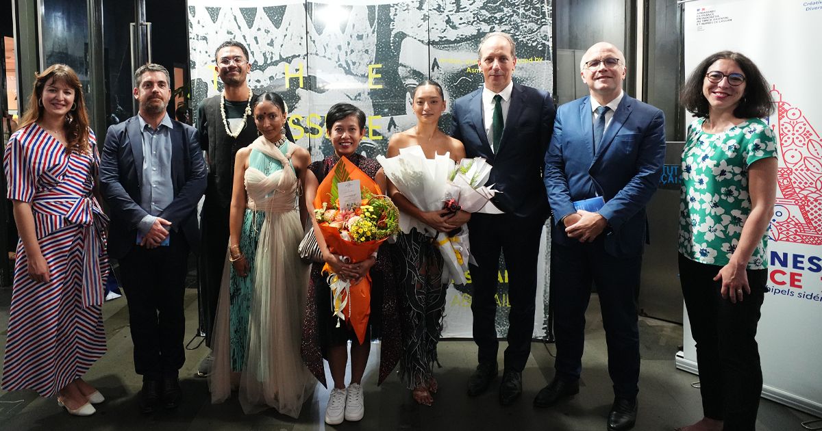 Asmara Abigail Meriahkan Peluncuran Buku dan Pameran 75 Tahun Hubungan Diplomatik Indonesia–Prancis