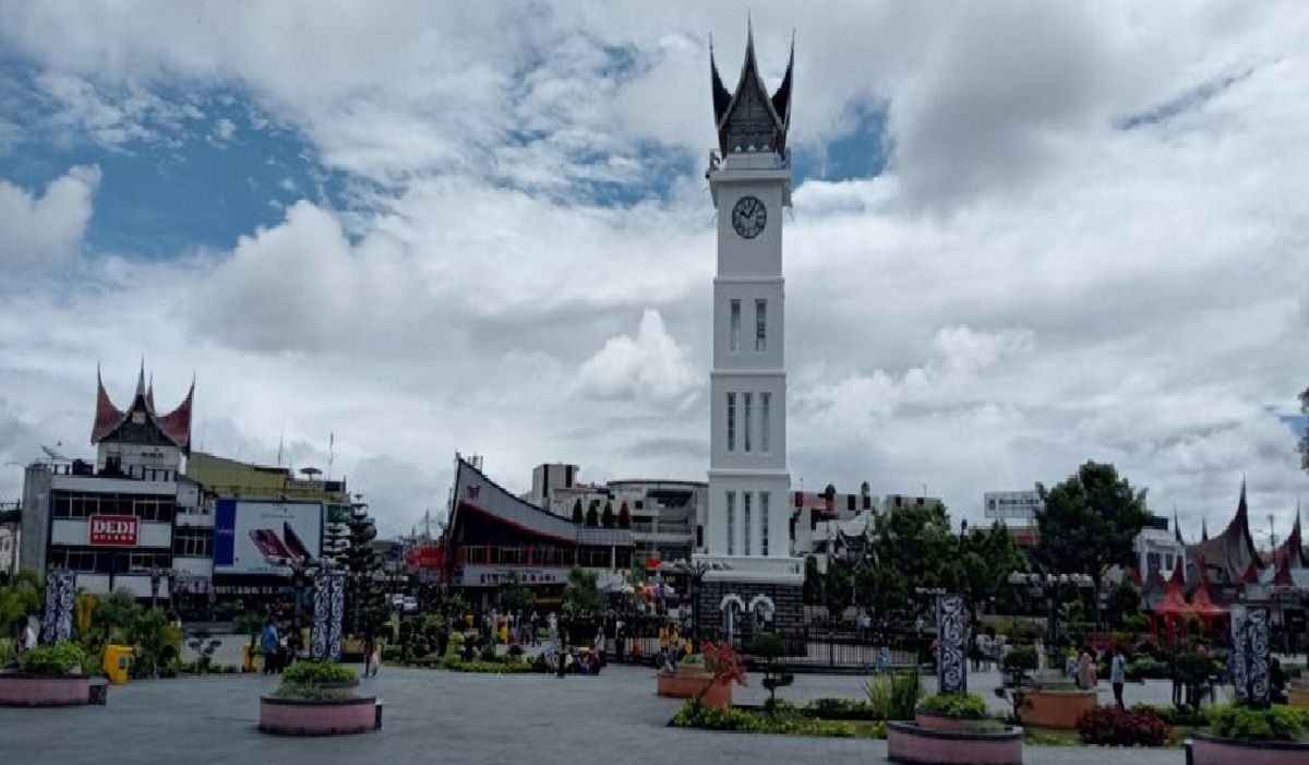 Jam Gadang Bukittinggi, Sejarah, Arsitektur, dan Daya Tarik Wisata Ikon Sumatera Barat