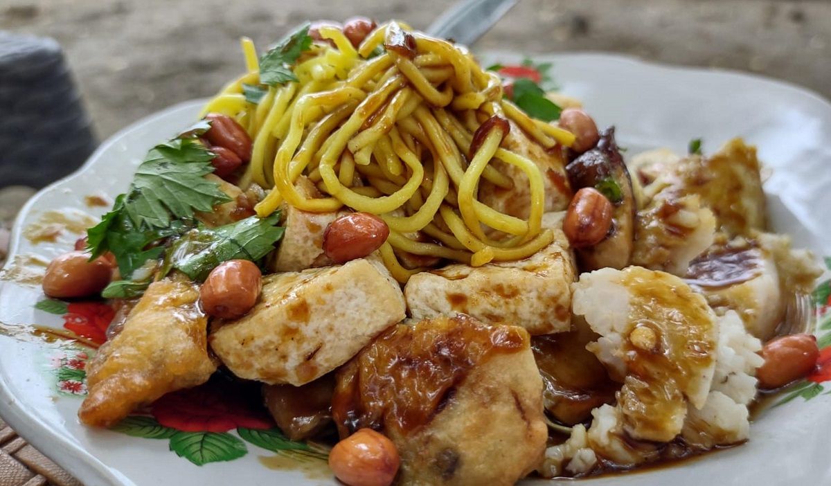 Tahu Kupat Solo vs Kupat Tahu Magelang, Mana Bedanya ?