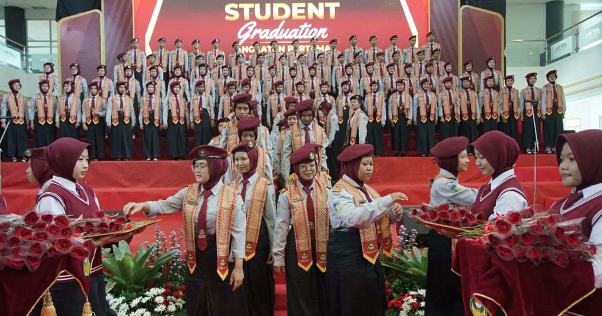 Dulu Tak Berani Bermimpi Kuliah, Kini 101 Siswa Kediri Lolos ke PTN Ternama