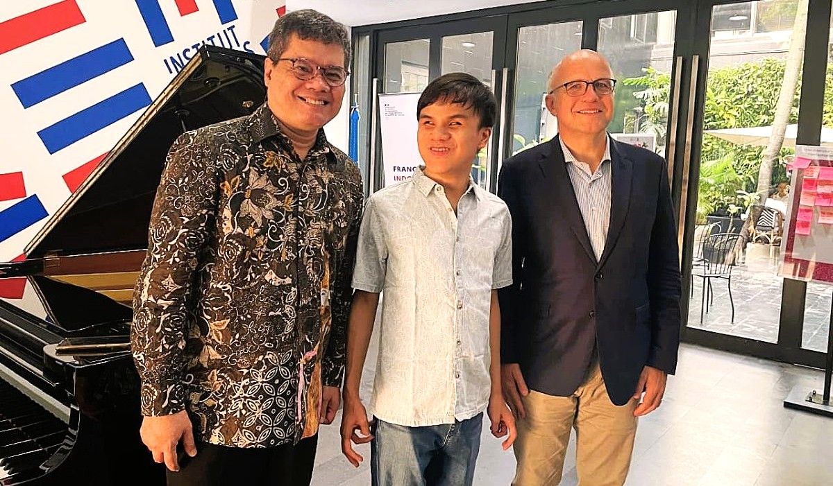 Bikin Bangga, Pianis Anthony Kwok Harumkan Indonesia di Prancis Bersama Ananda Sukarlan