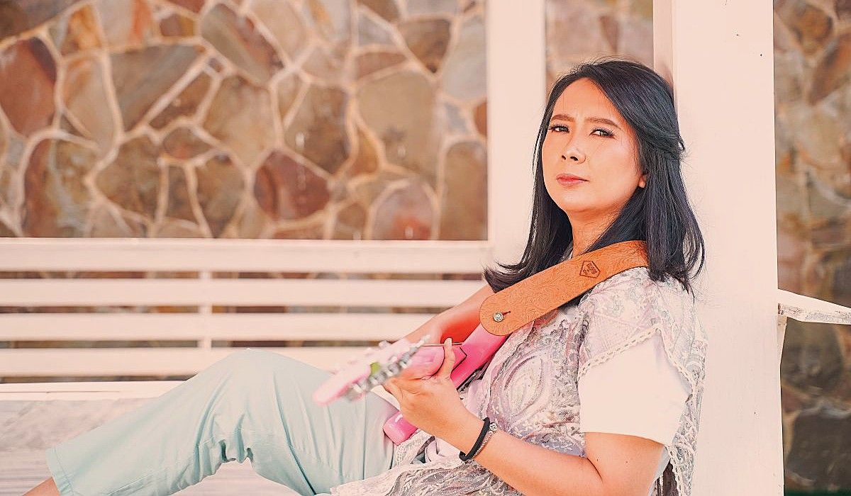 Dari Bass ke Buku, Helvi Eriyanti Ceritakan Kisah Billkiss