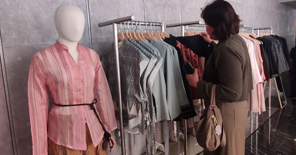 Studio TUI Rayakan 5 Tahun, Hadirkan Koleksi Kain Tradisional dengan Siluet Modern
