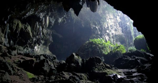 Daya Tarik Gua Batu Cermin Labuan Bajo