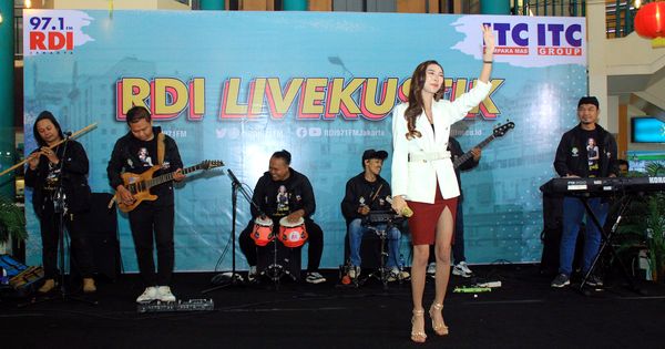 Icha Christy Seru Menyanyi Dan Goyang Bareng Icha Lovers