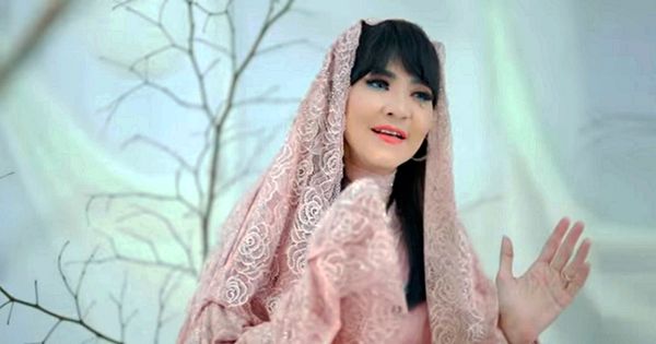 Ita Purnamasari Bawakan Lagu Jantung Hatiku Ciptaan UMI