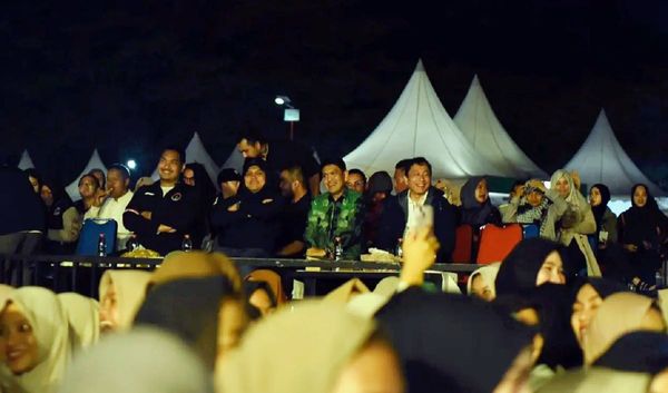 Menpora Dito Ariotedjo Berbaur Dengan Masyarakat Hadiri Penutupan Expo PON XXI Aceh-Sumut 2024