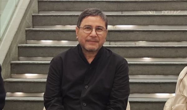 Harvey Malaihollo Rayakan 50 Tahun Karier Musik Lewat Konser “I’m Still Here” di Jakarta