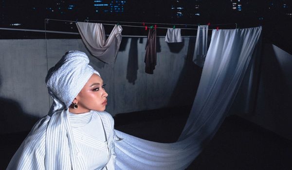 Jinan Laetitia Rilis Pemula, Lagu tentang Cinta, Kota, dan Keberanian untuk Memulai Lagi