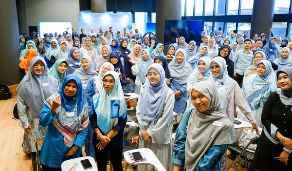Wardah Buka Program Inspiring Teacher Gen-8 di Hari Guru