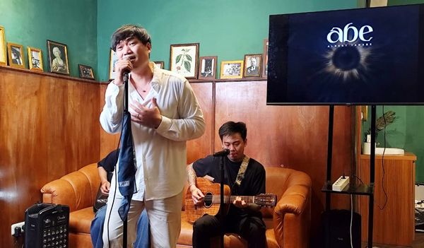 Pendar di Matamu, Trilogi Patah Hati Albert Tanabe