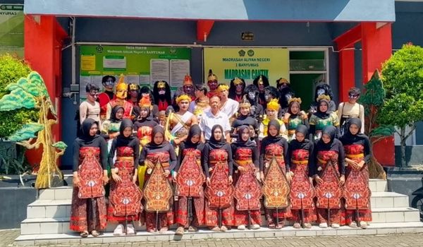 Pagelaran Sendratari MAN 1 Banyumas Angkat Anoman Obong