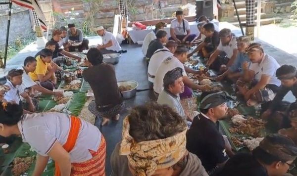 Megibung Bali, Tradisi Makan Bersama yang Menghidupkan Ramadan