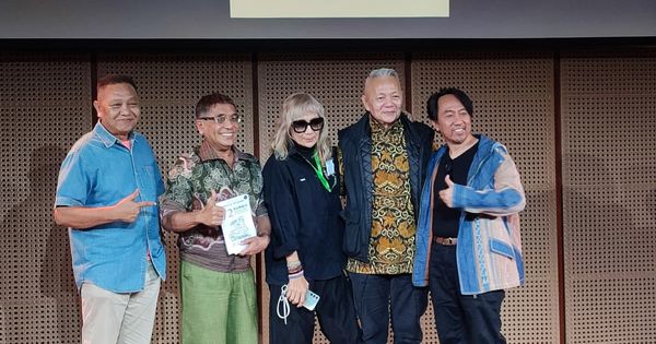 Haru di Usia 72, Noorca M. Massardi Menangis Saat Luncurkan Dua Buku Baru di Galeri Indonesia Kaya