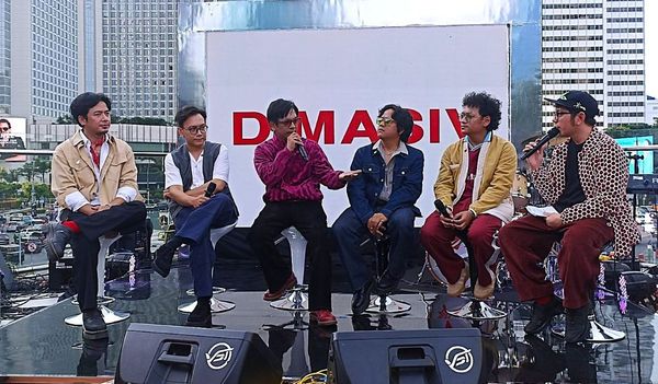 D’Masiv Rilis On Our Own, Awal Era Global Independen