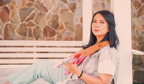 Dari Bass ke Buku, Helvi Eriyanti Ceritakan Kisah Billkiss