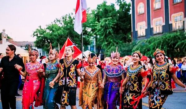 Seni Budaya Kabupaten Bogor Bersinar di Festival Eropa